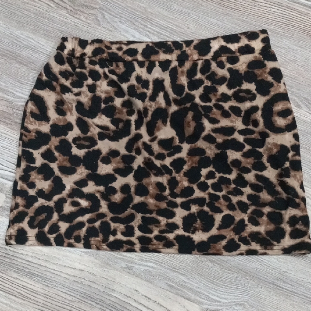 Chic Leopard Print Women's Skort Skirt Size L
